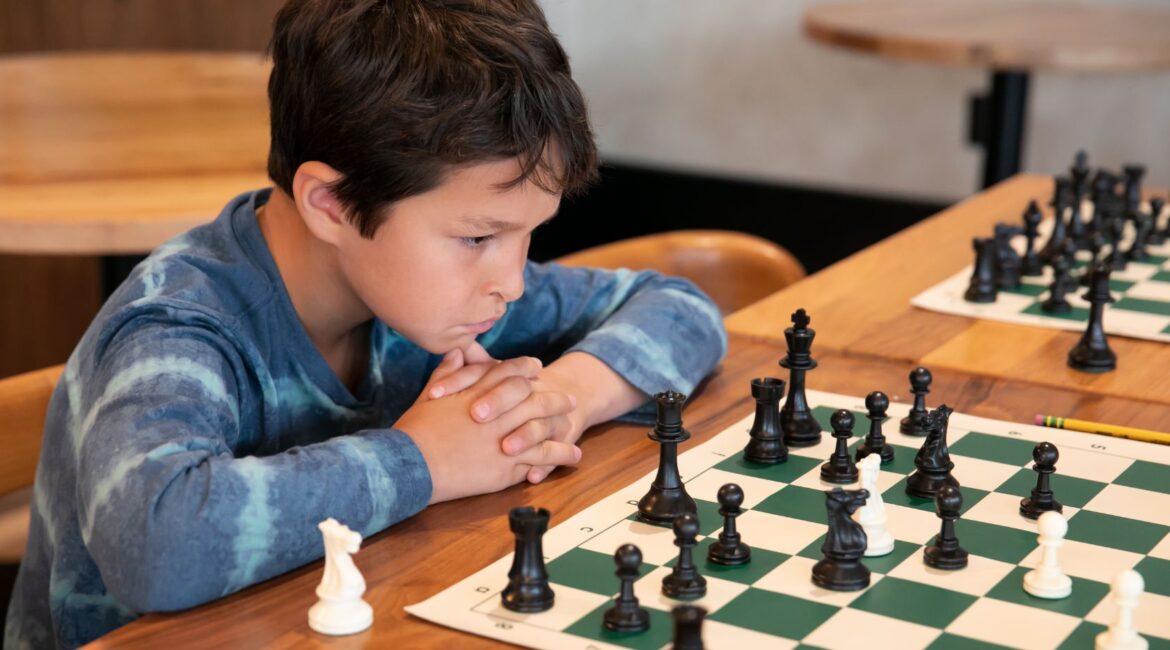 Online vs In-Person Chess Lessons